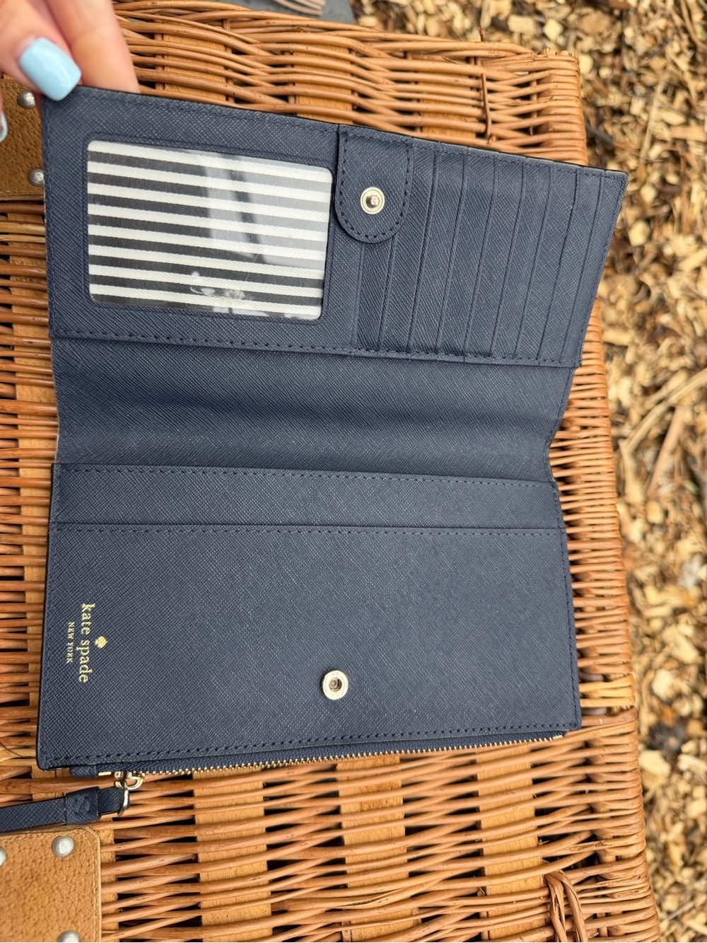 Kate Spade & Camron Street Eliza Navy Blue Leather Wristlet Wallet - Picture 3 of 9